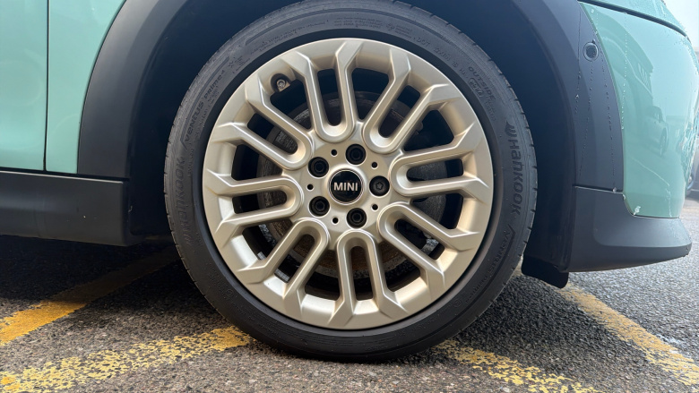 MINI Cooper 2.0 S Exclusive 3dr Auto Petrol Hatchback